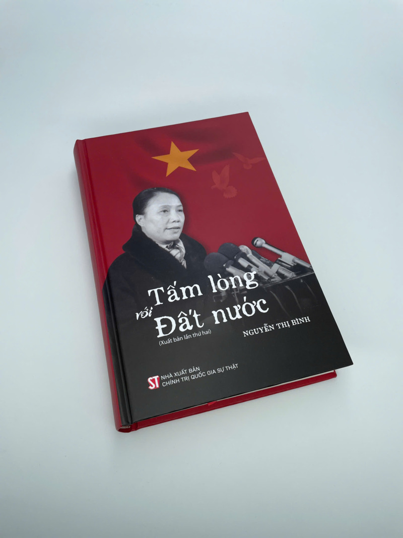 Tấm lòng với đất nước (Xuất bản lần thứ hai) - Bìa cứng