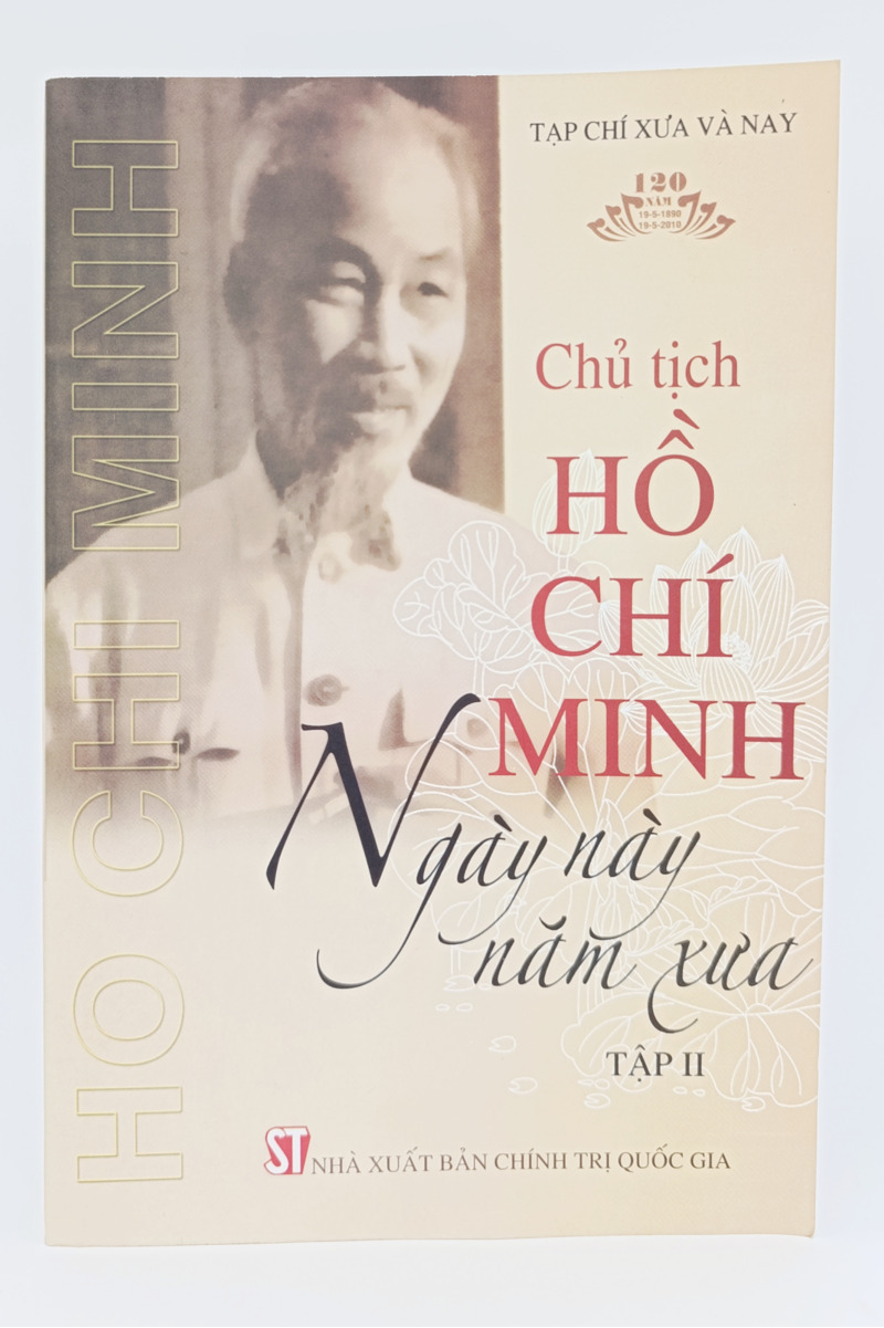 Chủ tịch Hồ Chí Minh ngày này năm xưa (tập II) (bìa mềm)