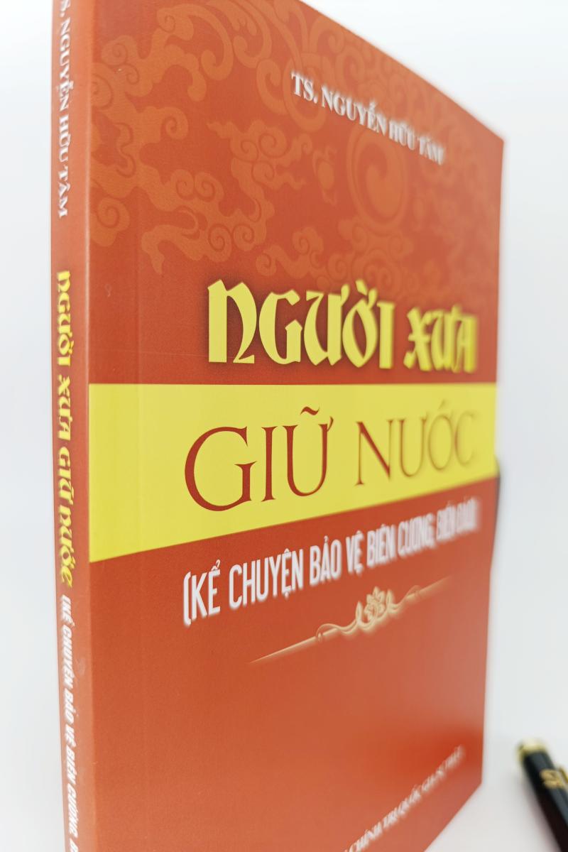 Người xưa giữ nước (Kể chuyện bảo vệ biên cương, biển đảo)