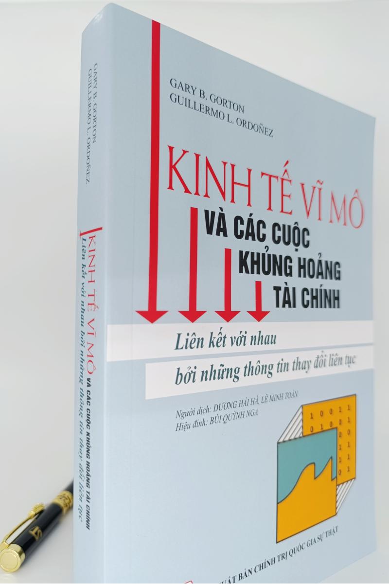 Kinh tế vĩ mô và các cuộc khủng hoảng tài chính: Liên kết với nhau bởi những thông tin thay đổi liên tục